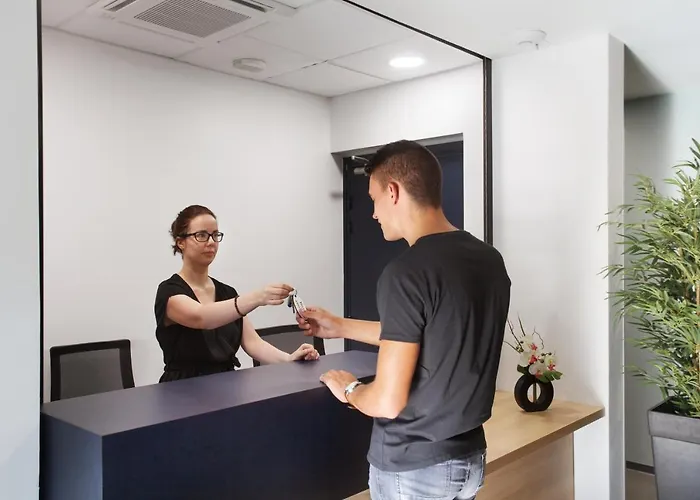 Odalys Angely Aparthotel Nice